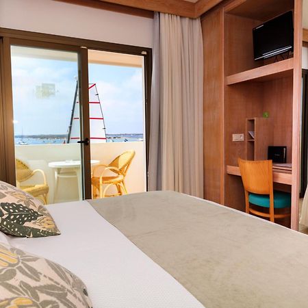 Hostal La Savina La Savina  Rum bild